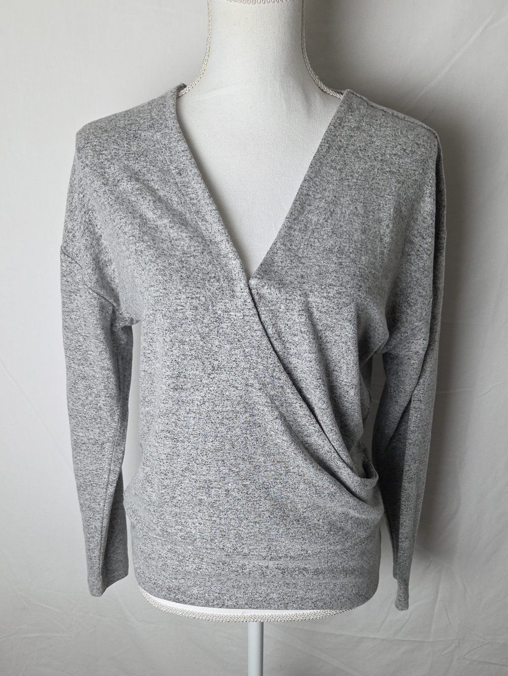 NWT White House Black Market Sweater Heather Gray Crossed Wrap V-Neck Size Med